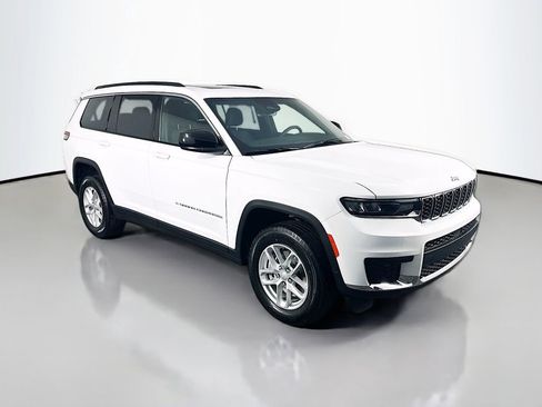 New 2026 Jeep Grand Cherokee L Laredo image 1