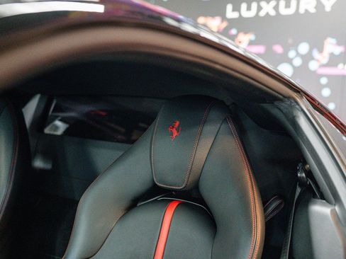 Used 2021 Ferrari F8 Tributo RWD image 9