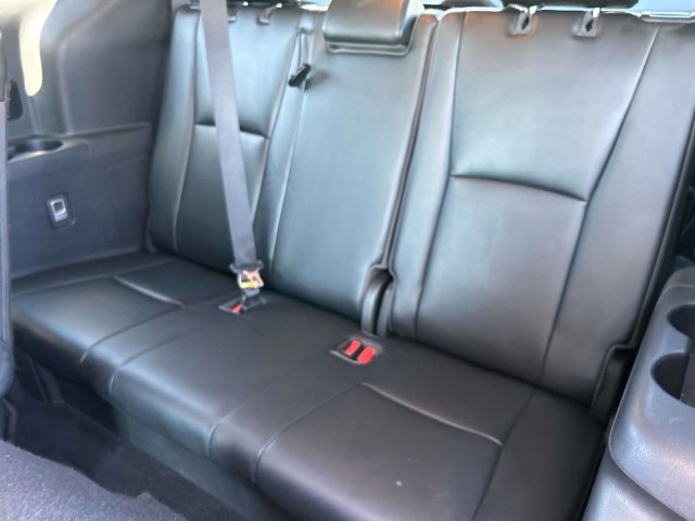 Used 2021 Toyota Highlander XLE FWD image 21