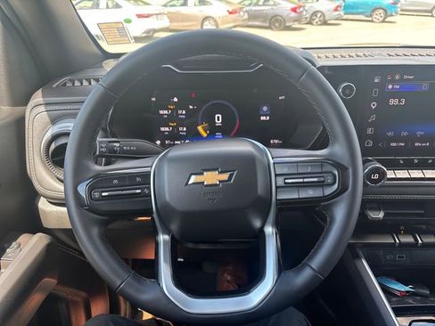 Used 2025 Chevrolet Colorado LT AWD/4WD image 18