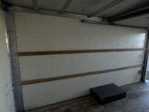 Used 2017 Chevrolet Express 3500 w/ Chrome Appearance Package image 12