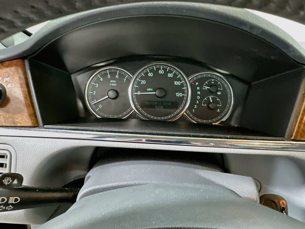 Used 2005 Buick LaCrosse CX w/ Silver Convenience Package FWD image 12