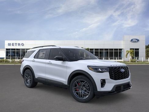New 2026 Ford Explorer ST-Line w/ ST-Line Street Pack RWD image 7