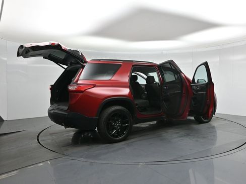 Used 2020 Chevrolet Traverse LT image 6