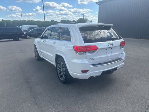 Used 2017 Jeep Grand Cherokee Overland AWD/4WD image 5