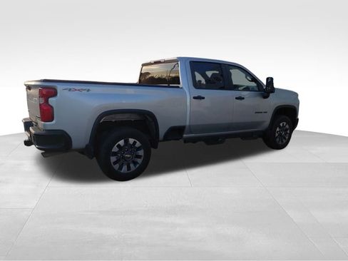 Used 2023 Chevrolet Silverado 2500 Custom w/ Custom Value Package image 2