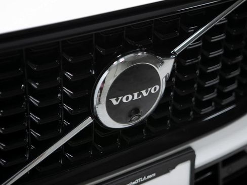 Used 2024 Volvo XC60 B5 Ultimate image 31