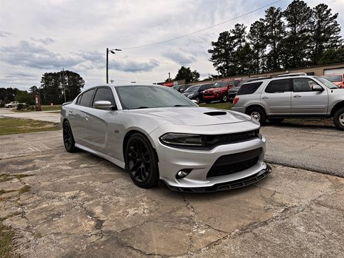Used 2020 Dodge Charger Scat Pack RWD image 3