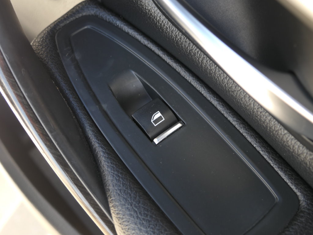 Used 2018 BMW 330i Sedan RWD image 28