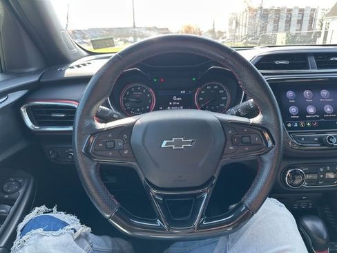 Used 2022 Chevrolet TrailBlazer RS w/ Sun and Liftgate Package image 38