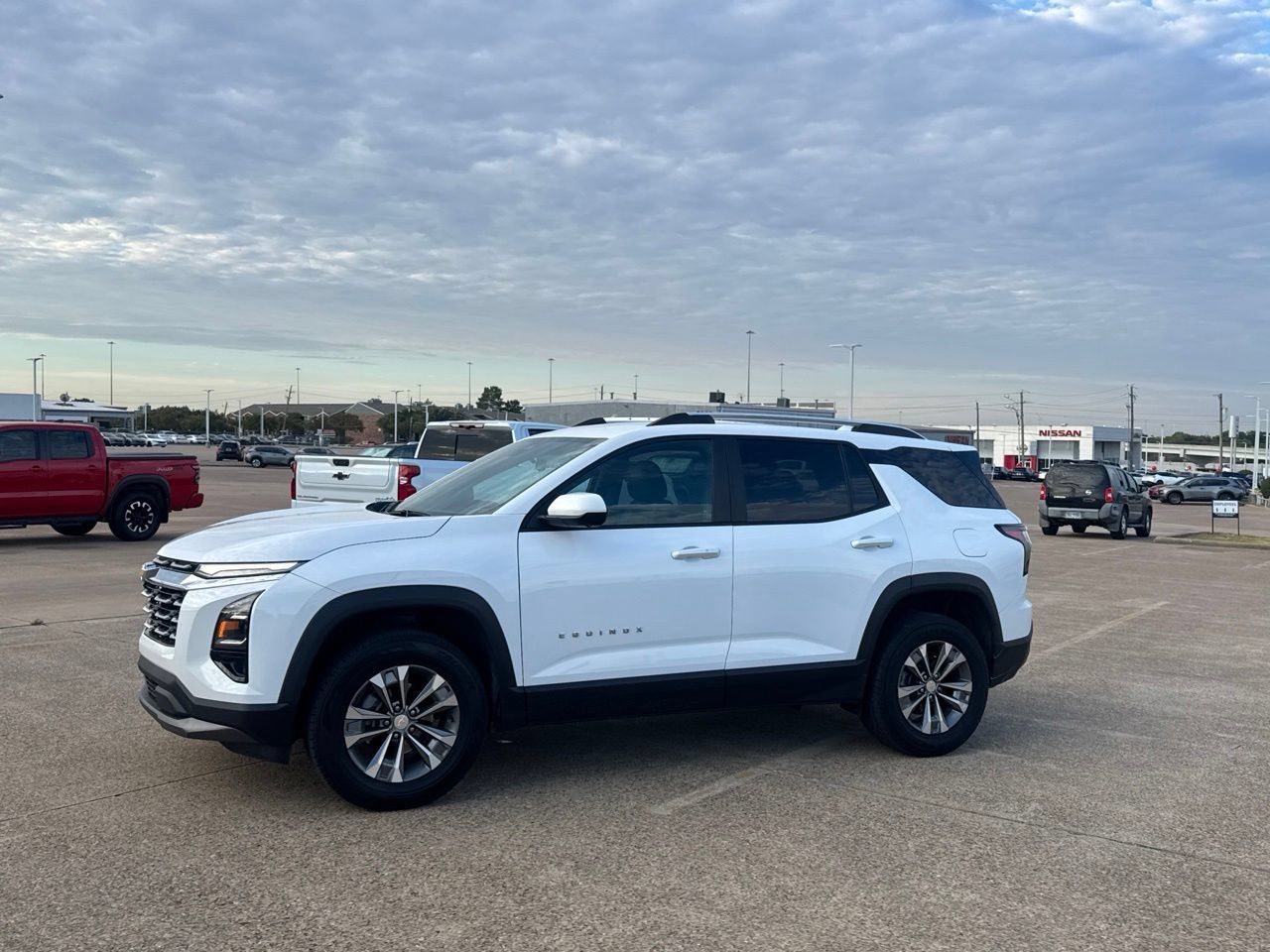 Used 2025 Chevrolet Equinox LT w/ Convenience Package II FWD image 12