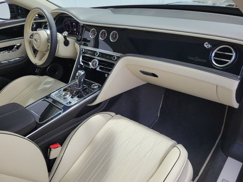 Used 2021 Bentley Flying Spur V8 AWD/4WD image 3