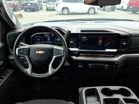 Used 2023 Chevrolet Silverado 1500 LT AWD/4WD image 16