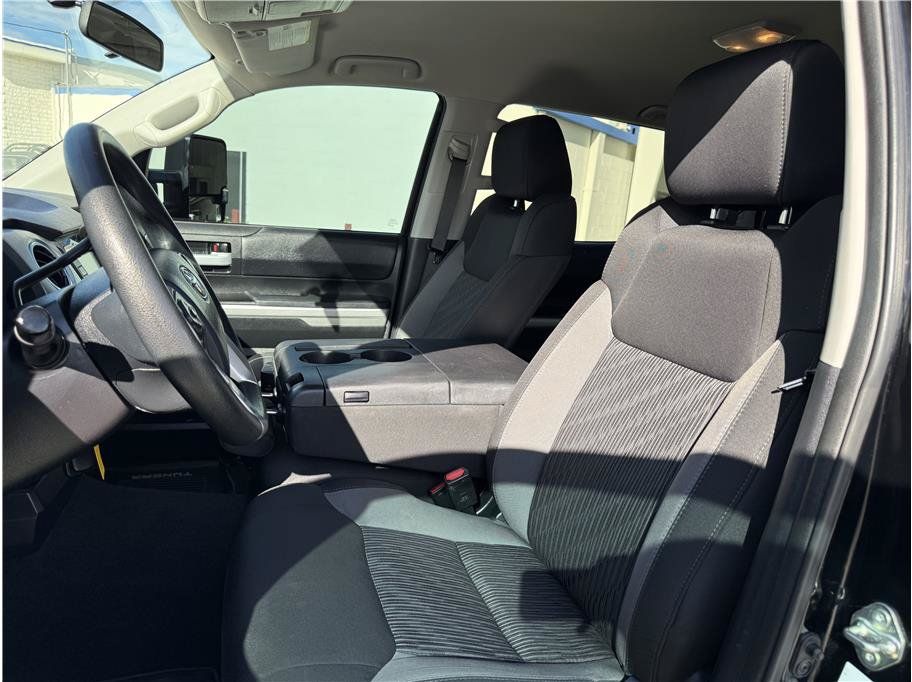Used 2017 Toyota Tundra SR5 AWD/4WD image 16