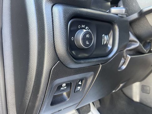 Used 2020 RAM 1500 Sport w/ Level 2 Equipment Goup w/2_L AWD/4WD image 2