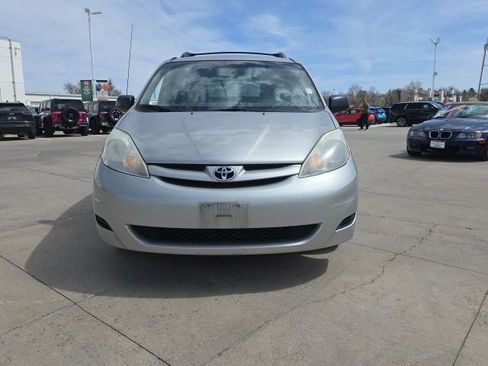Used 2007 Toyota Sienna LE image 2