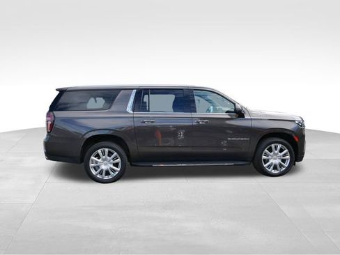 Used 2021 Chevrolet Suburban High Country AWD/4WD image 11