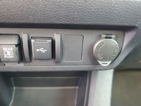 Used 2022 Toyota Tacoma SR5 w/ Technology Package image 24