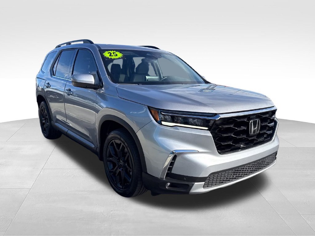 Used 2025 Honda Pilot Touring image 8