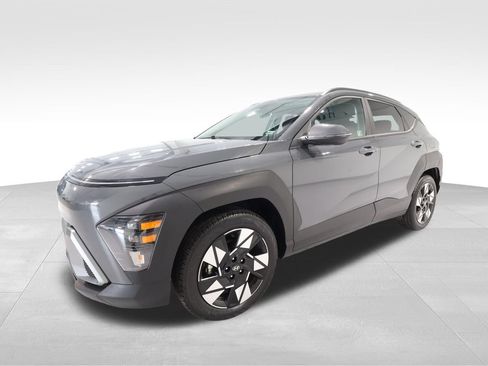 Used 2025 Hyundai Kona SEL FWD image 8