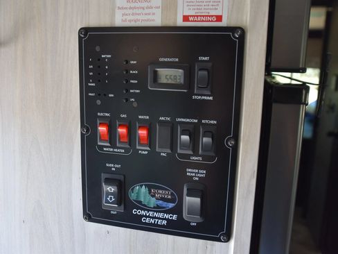 Used 2022 Ford E-450 and Econoline 450 Super Duty w/ Motorhome Prep Package RWD image 42