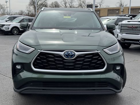Used 2023 Toyota Highlander XLE AWD/4WD image 17