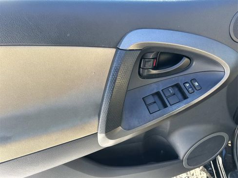Used 2011 Toyota RAV4 4WD image 15