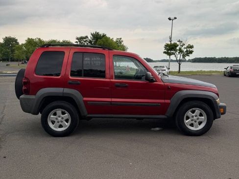 Used 2007 Jeep Liberty Sport AWD/4WD image 7