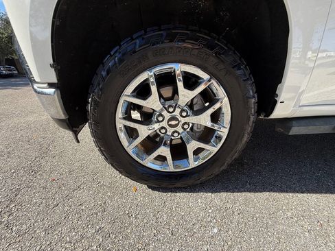 Used 2020 Chevrolet Silverado 1500 LT w/ LT Value Package image 14