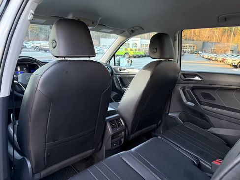 Used 2023 Volkswagen Tiguan SE image 27