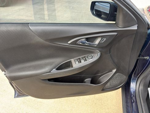 Used 2016 Chevrolet Malibu LT image 10