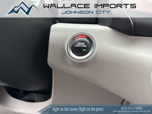 Used 2022 GMC Terrain SLT image 22