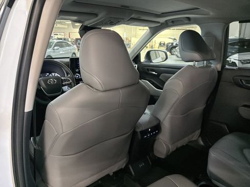 Used 2026 Toyota Highlander XLE AWD/4WD image 20