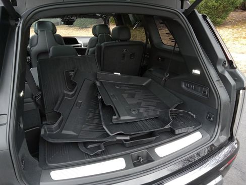 Used 2026 Cadillac Vistiq Sport w/ LPO, Floor Liner Package image 23