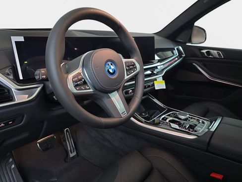 New 2026 BMW X5 xDrive50e w/ M Sport Package AWD/4WD image 16