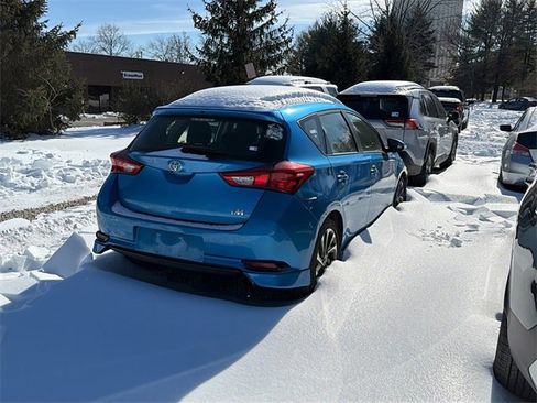 Used 2017 Toyota Corolla iM image 3