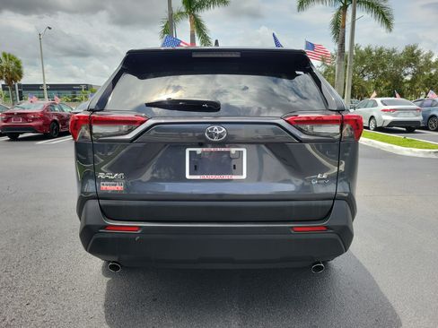Used 2025 Toyota RAV4 LE AWD/4WD image 10