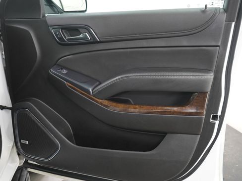 Used 2020 Chevrolet Suburban LT AWD/4WD image 13