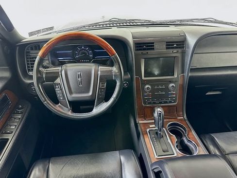 Used 2017 Lincoln Navigator Select AWD/4WD image 27