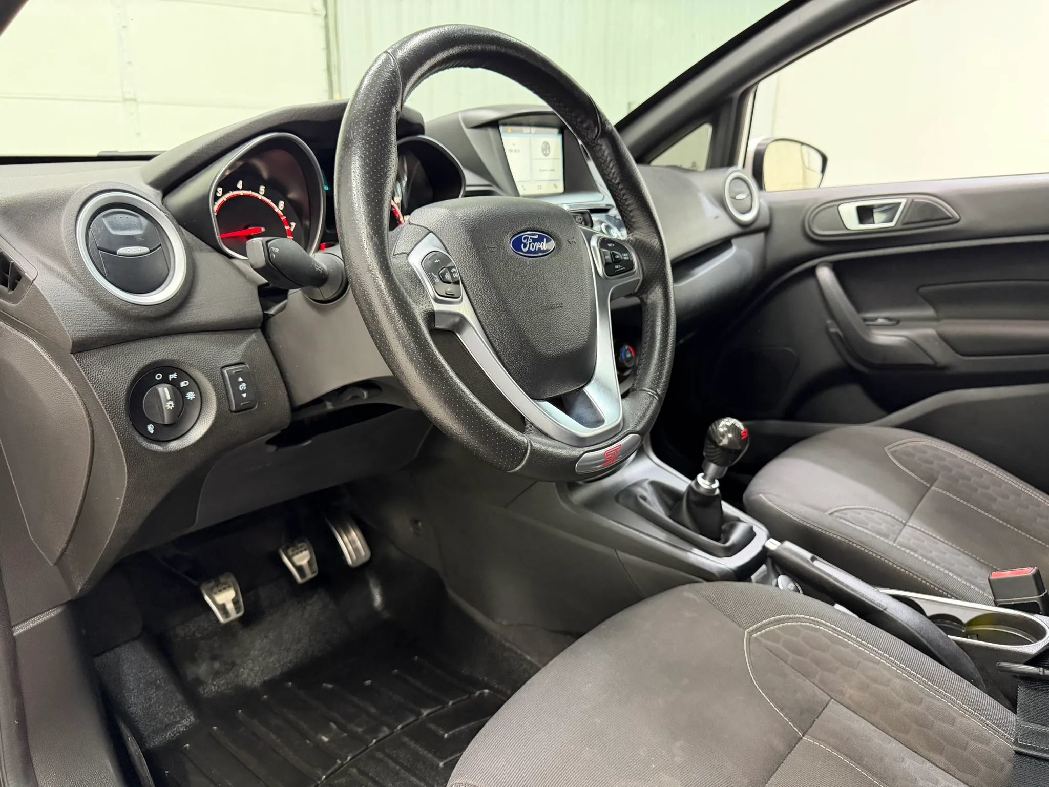Used 2019 Ford Fiesta ST FWD image 12