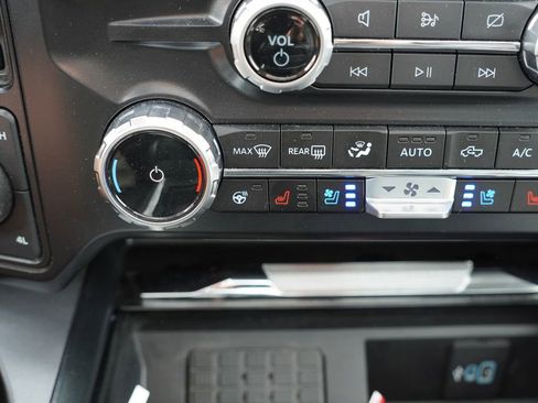 Used 2024 Ford F350 Lariat w/ Sport Appearance Package image 8