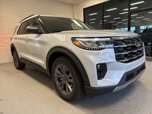 New 2026 Ford Explorer Active w/ Active Comfort Package AWD/4WD image 7