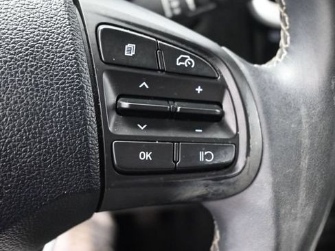 Used 2024 Hyundai Venue SEL FWD image 24