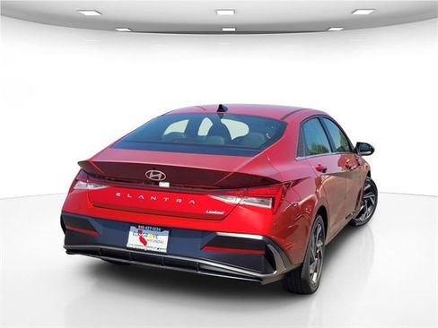 New 2025 Hyundai Elantra Limited image 10
