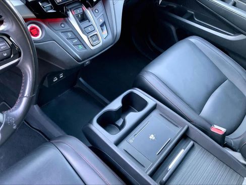 Used 2025 Honda Odyssey Sport-L image 17