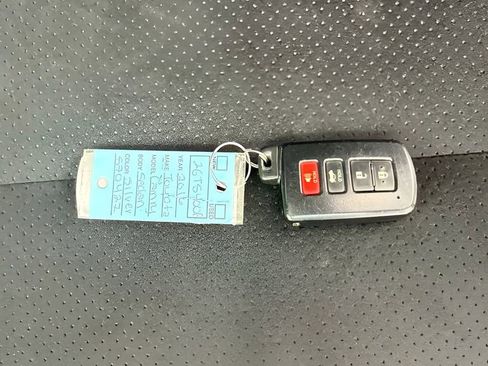 Used 2016 Toyota Camry XSE FWD image 33