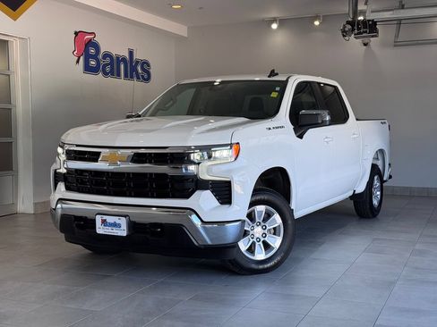Used 2026 Chevrolet Silverado 1500 LT AWD/4WD image 2