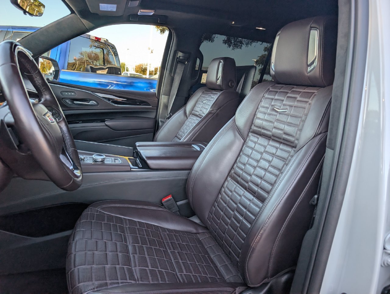 Used 2023 Cadillac Escalade Sport Platinum w/ LPO, Floor Liner Package AWD/4WD image 25