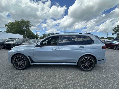 Used 2024 BMW X7 xDrive40i w/ M Sport Package AWD/4WD image 4