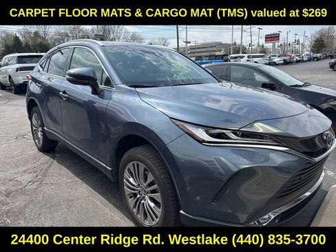 Used 2022 Toyota Venza XLE image 4